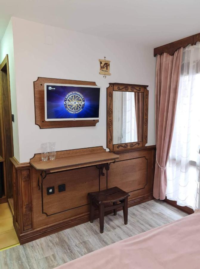 Chuchura Family Hotel Koprivshtitsa Buitenkant foto