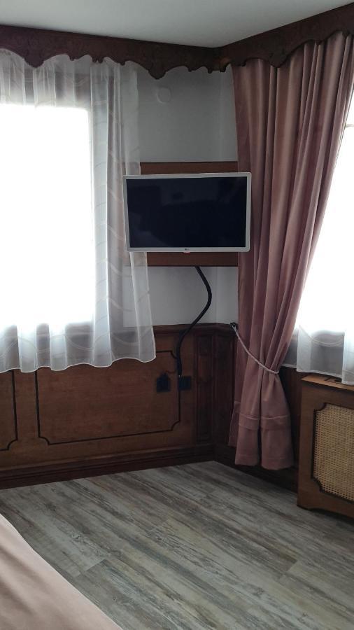 Chuchura Family Hotel Koprivshtitsa Buitenkant foto