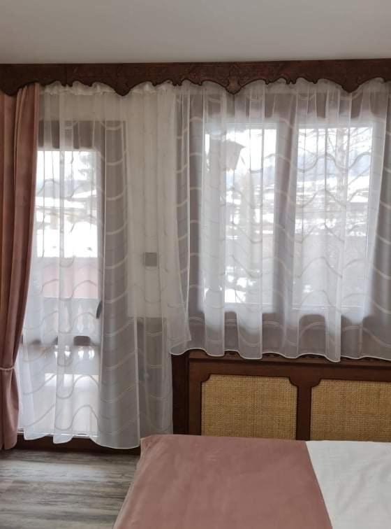 Chuchura Family Hotel Koprivshtitsa Buitenkant foto