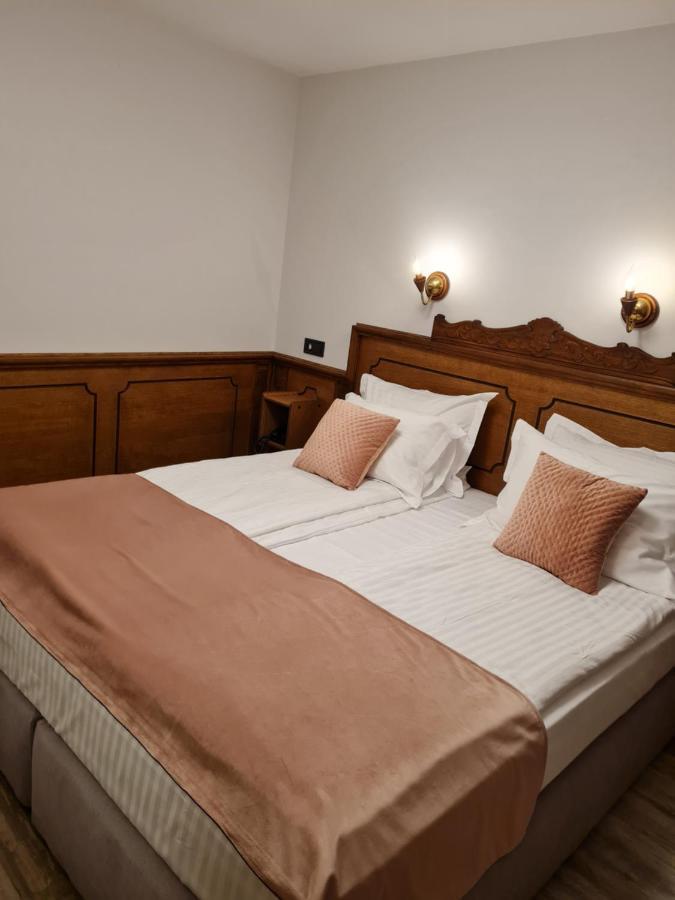Chuchura Family Hotel Koprivshtitsa Buitenkant foto