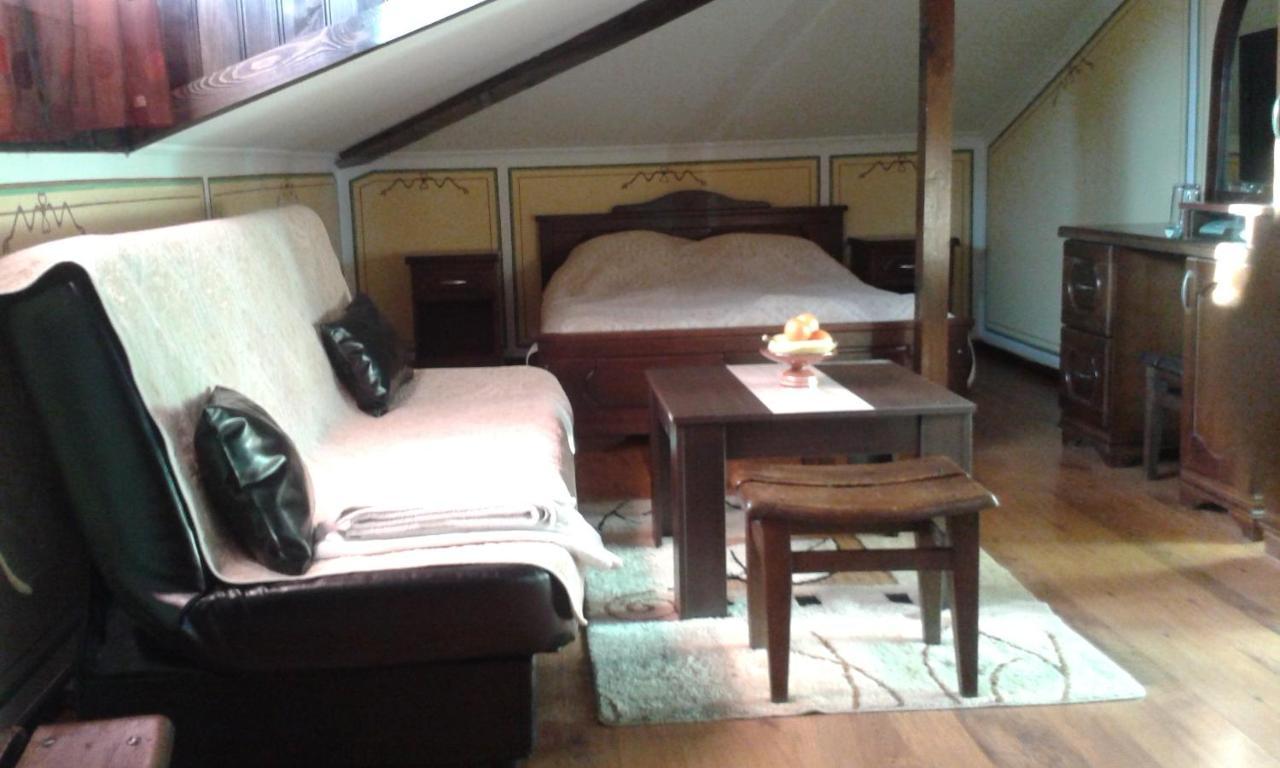 Chuchura Family Hotel Koprivshtitsa Buitenkant foto