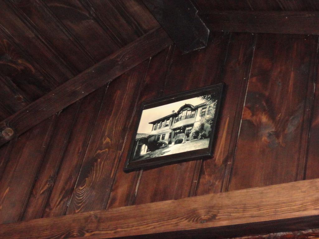 Chuchura Family Hotel Koprivshtitsa Buitenkant foto