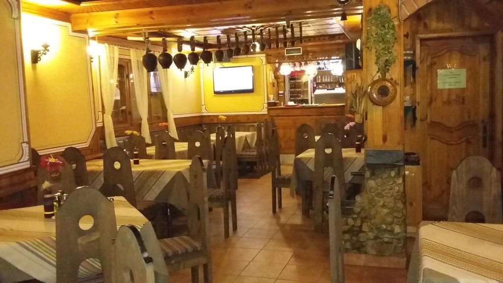 Chuchura Family Hotel Koprivshtitsa Buitenkant foto