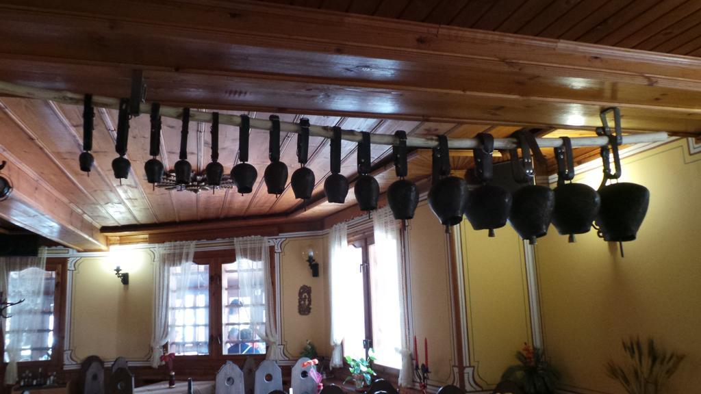 Chuchura Family Hotel Koprivshtitsa Buitenkant foto