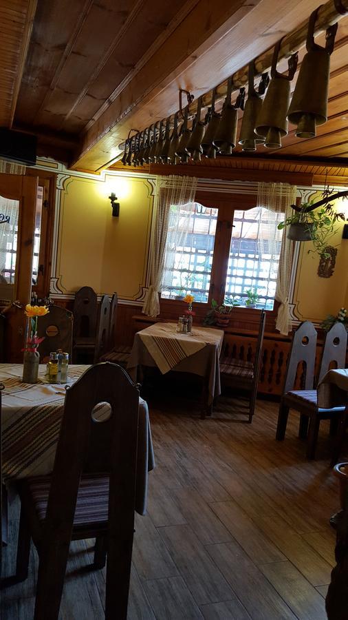 Chuchura Family Hotel Koprivshtitsa Buitenkant foto